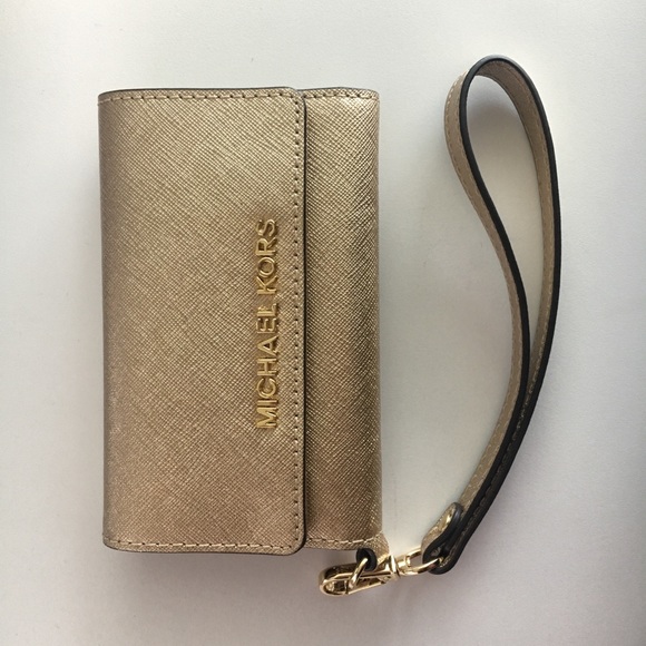 Michael Kors Accessories - Michael Kors iPhone S clutch wallet